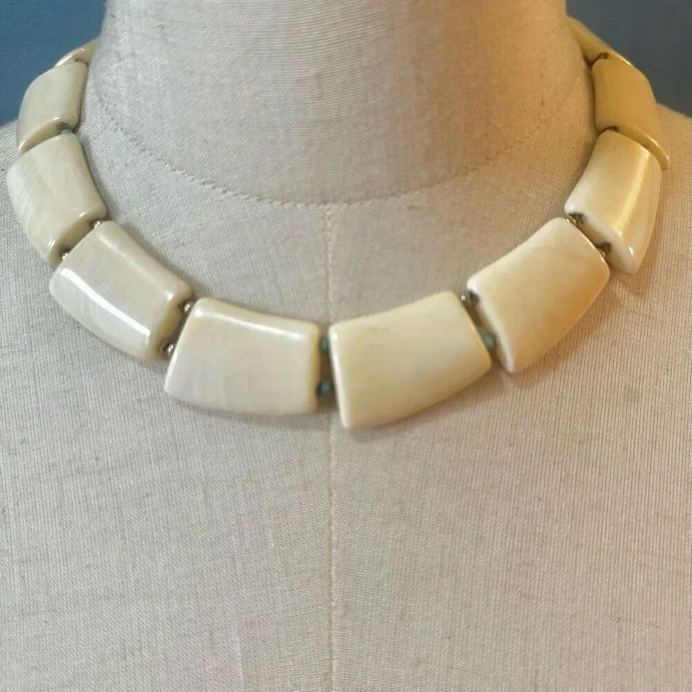 Cream vintage choker necklace